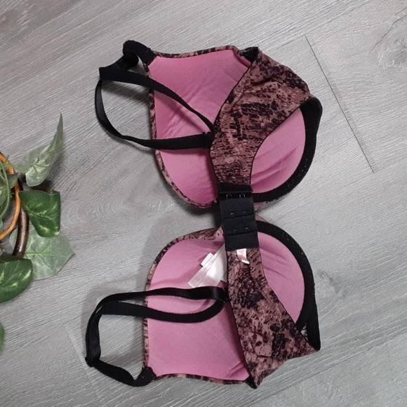 PINK Victoria's Secret Wear Everywhere Push-Up Bra - Picture 6 of 10